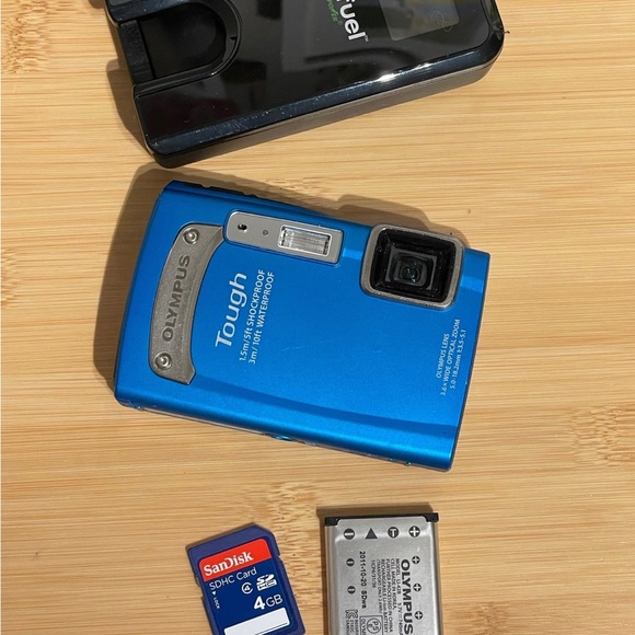 Olympus TG-630 12.0 MP Blue Digital Camera W/ Charger SD Card Battery - Works